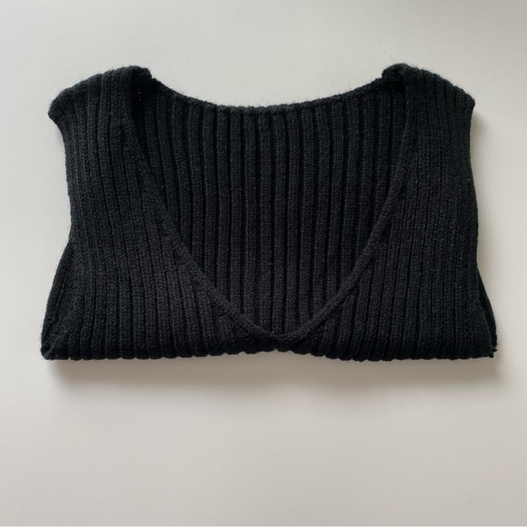 JORESS, BLACK SLEEVELESS TOP, CROP TOP, XS (2) V NECK - Picture 7 of 8